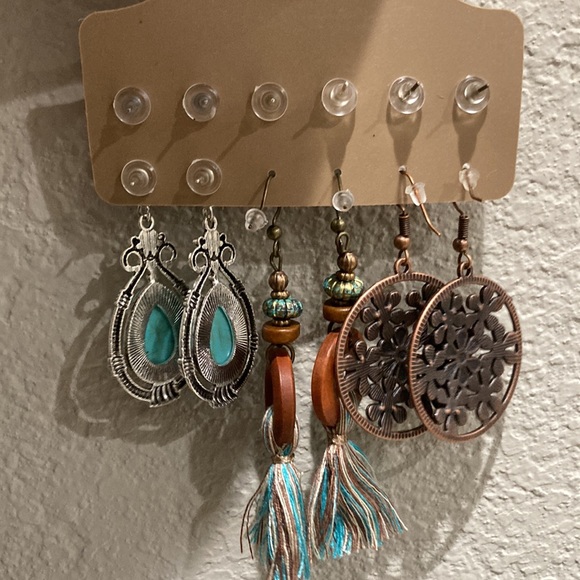 6 Pairs of Earrings, Multi-color - NEW - Picture 2 of 3